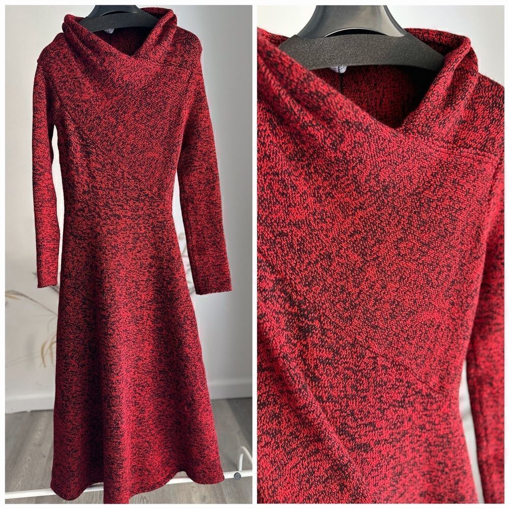 KNIT DRESS WITH RUCHED SHOULDERS